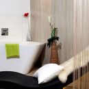 Warme Eiche Natur neben Badewanne