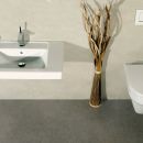 Waschtisch und WC auf Sandstein Natur